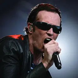 Scott Weiland’s Ex-Wife: “Don’t Glorify This Tragedy”